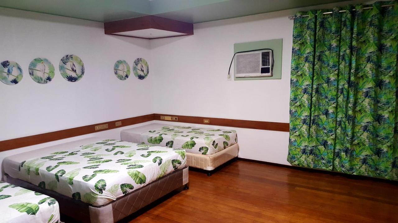 Naps & Maps Hostel Cebu Buitenkant foto