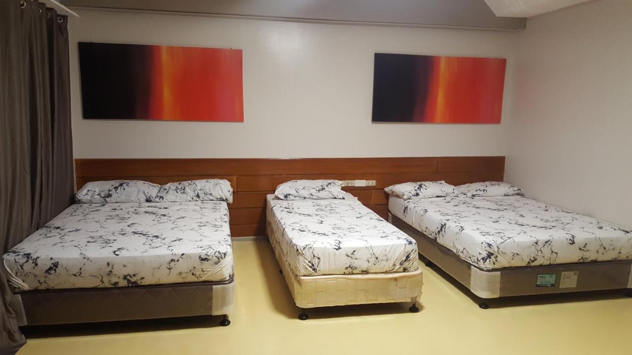 Naps & Maps Hostel Cebu Buitenkant foto